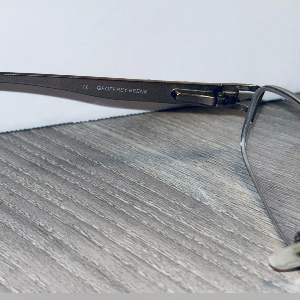 GEOFFREY BEENE IRRESISTIBLE BROWN Readers Metal Frames Gold & Rhinestones w/Case
